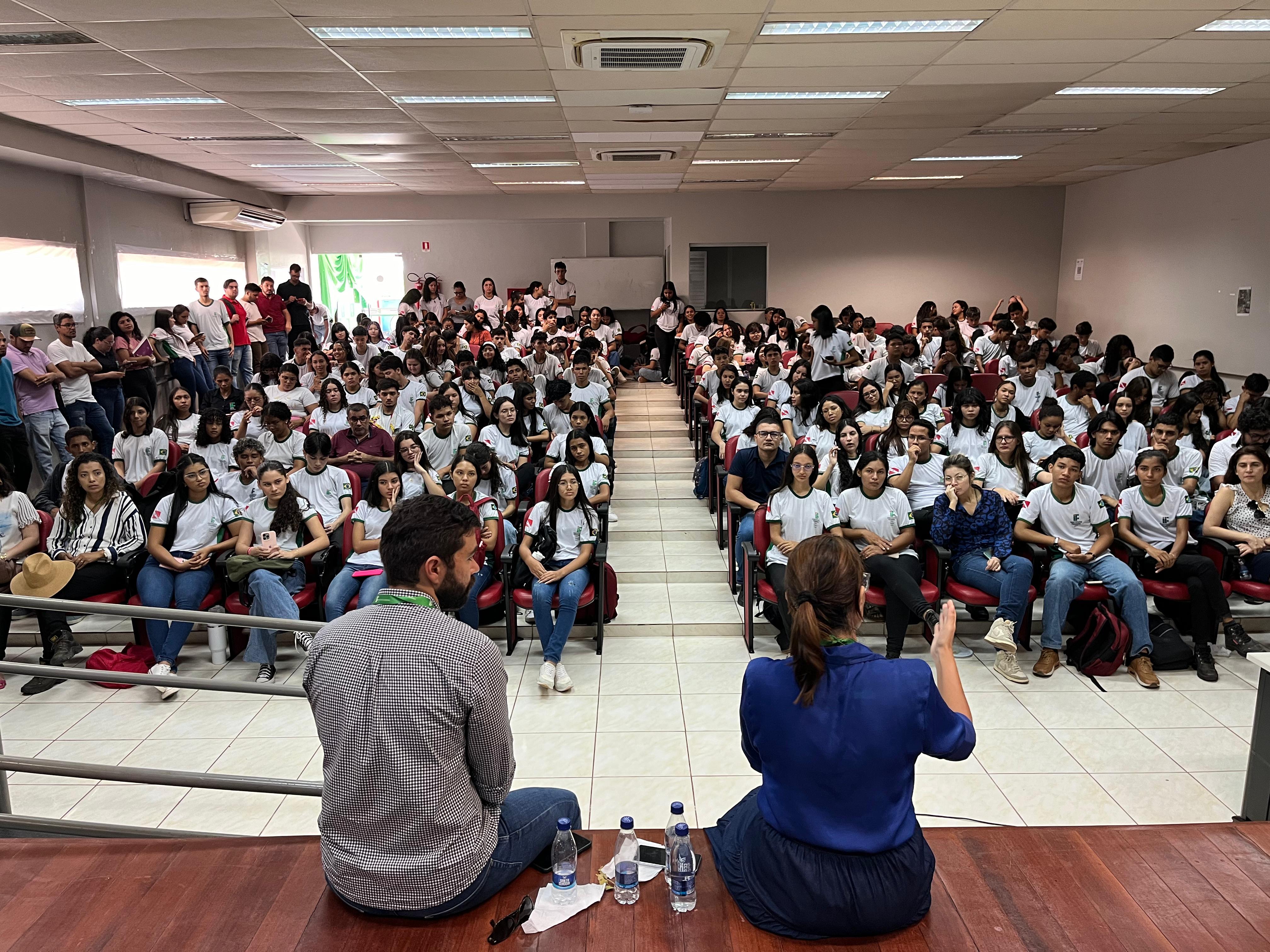 Conversa com discentes
